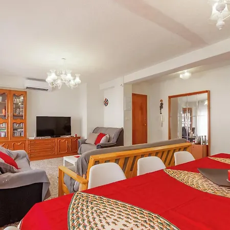 Apartment 3 Bedroom In *